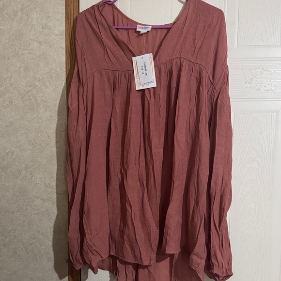 LuLaRoe Tops - LuLaRoe Dusty Rose Blouse
